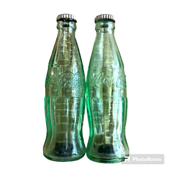 Coca Cola Salt and Pepper Shakers VTG Green Collectable Kitchen Table Tool - Picture 1 of 5